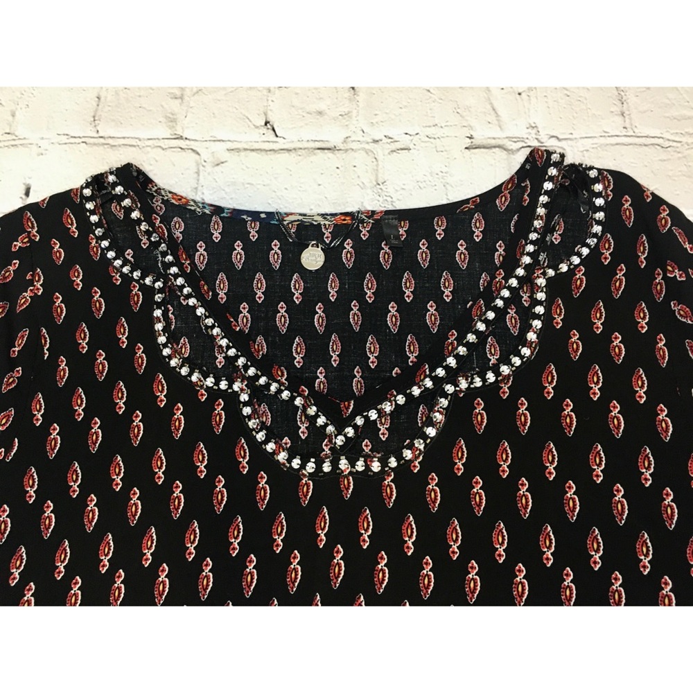 BKE Boho Rhinestone Tunic Top - Picture 14 of 16